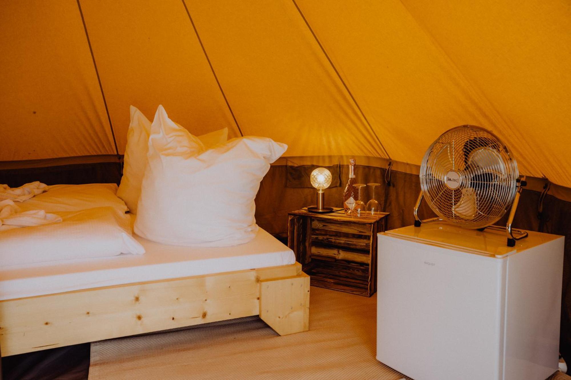Raus Und Gut Glamping Am Graebendorfer See ドレープカウ エクステリア 写真